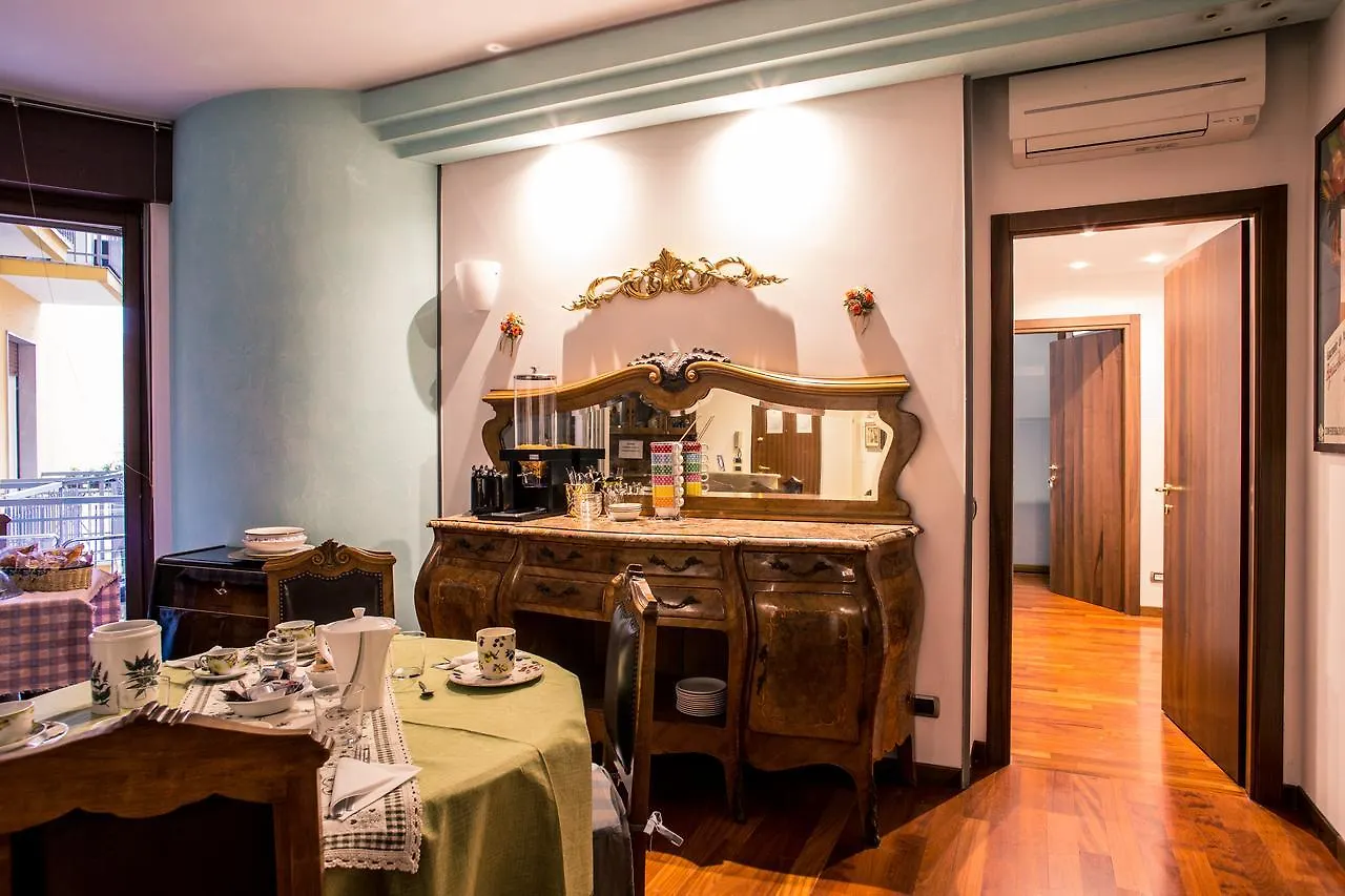 10 Minutes B&B Bed & Breakfast  Верона
