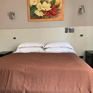  Pensión Residenza Cernaia Italia