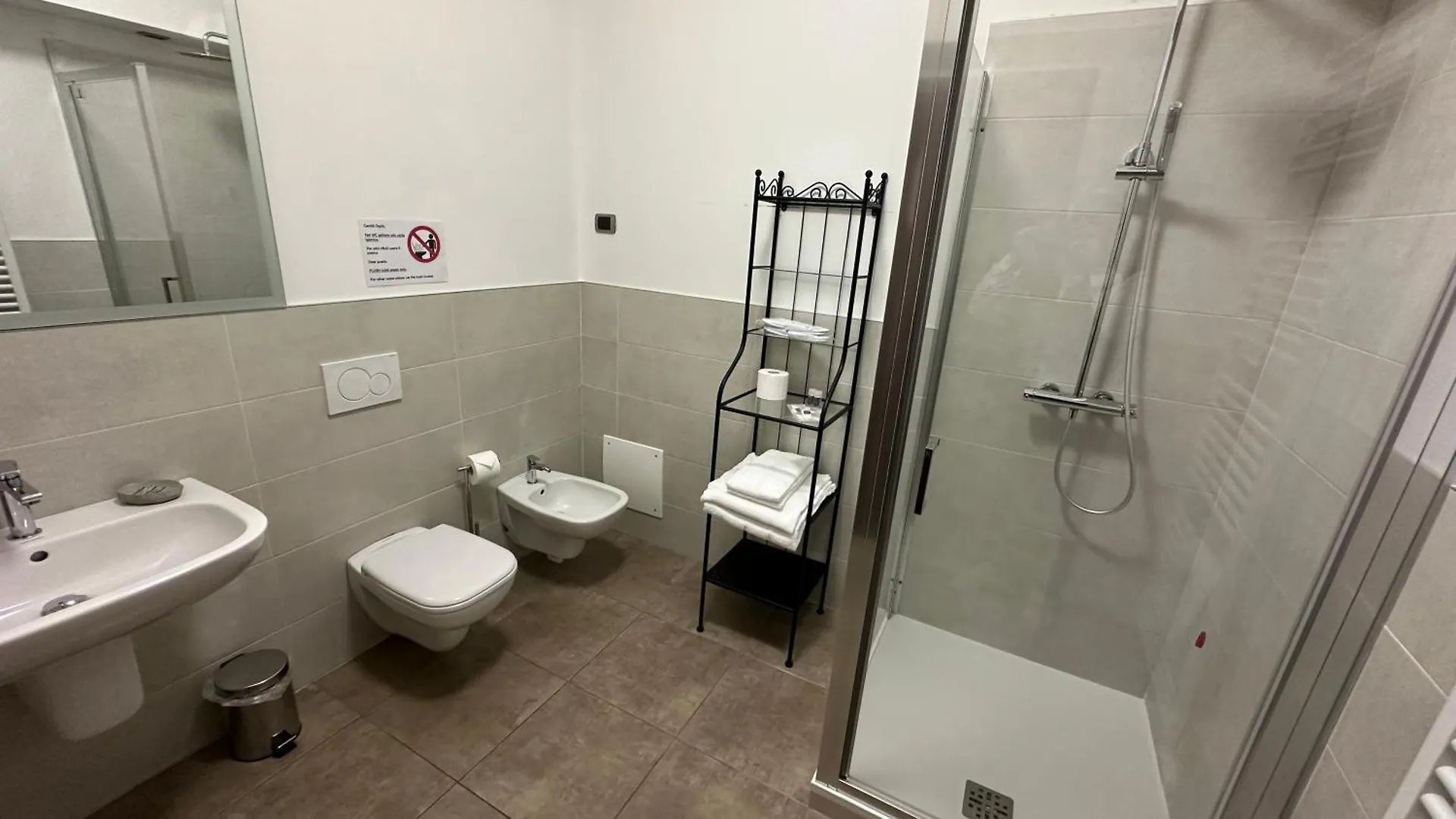 10 Minutes B&B Bed & Breakfast  Verona